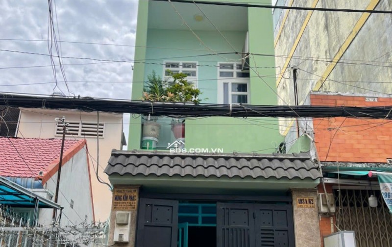 Bán nhà 1 trệt+ 2 lầu, thiết kế hiện đại, vị trí vàng ngay trung tâm thành phố HCM , Quận 10
